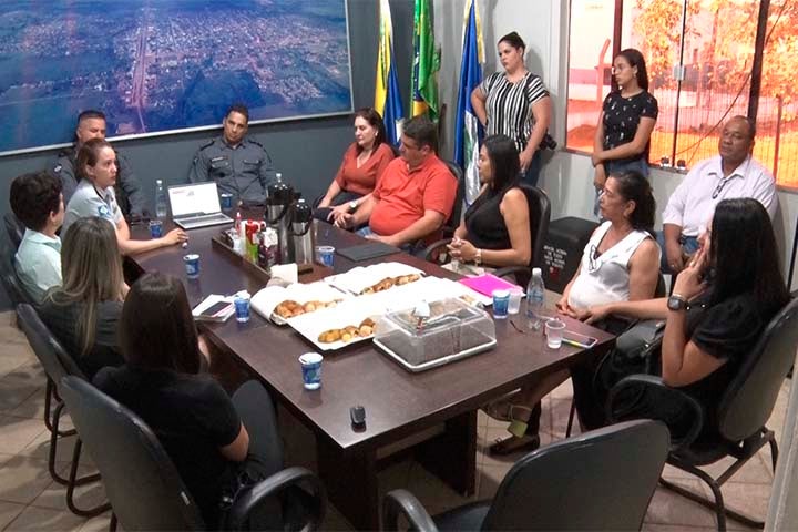 PREFEITURA DE GUARANTÃ DEFINE AÇÕES PARA EVENTO AGOSTO LILÁS QUE SERÁ REALIZADO NO DIA 29 DE AGOSTO