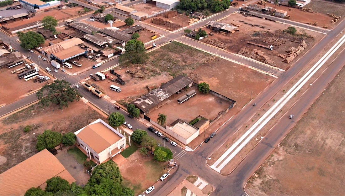 Sinop: prefeito inaugura asfaltamento em 13 ruas e avenidas do setor industrial; R$ 7 milhões