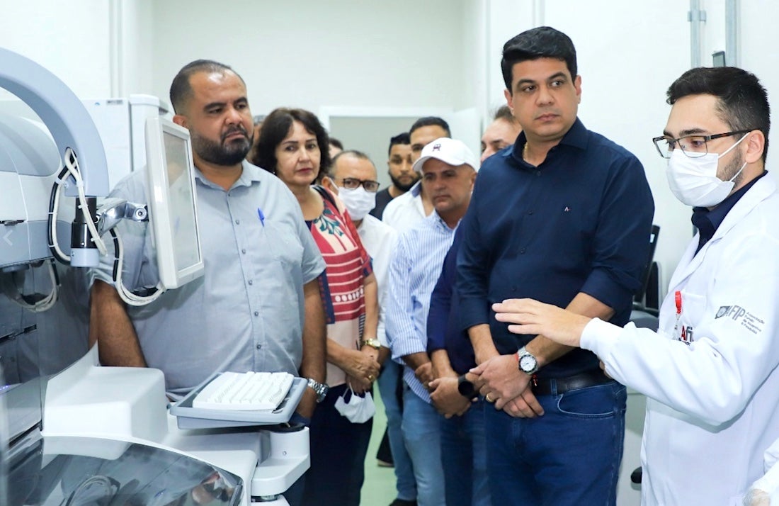 Prefeito entrega laboratório e centro de imagens em hospital de Várzea Grande; R$ 2,2 milhões