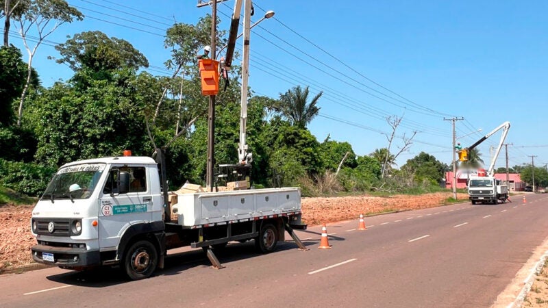 Programa que substitui lâmpadas convencionais por LED já atende 45% dos bairros em Sinop; custo cai