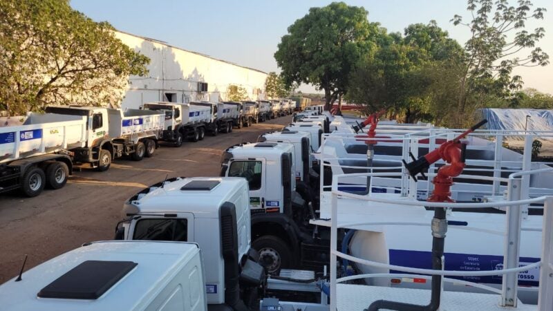 Governo de MT fará entrega de 51 máquinas e caminhões para prefeituras e associações; R$ 30,9 milhões   