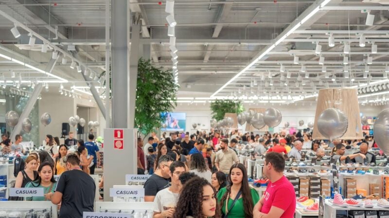 Inauguração da loja de calçados Stilo A bate recorde de vendas