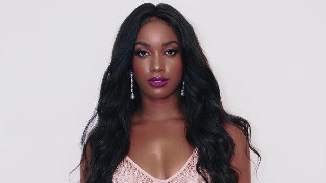 Dançarina de IZA desaparece antes de show no The Town e cantora pede ajuda