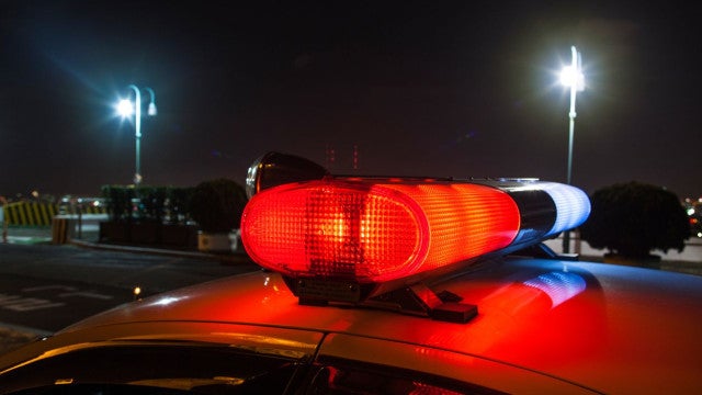 Mulher é acusada por abandonar bebê recém-nascida nos EUA… há 40 anos