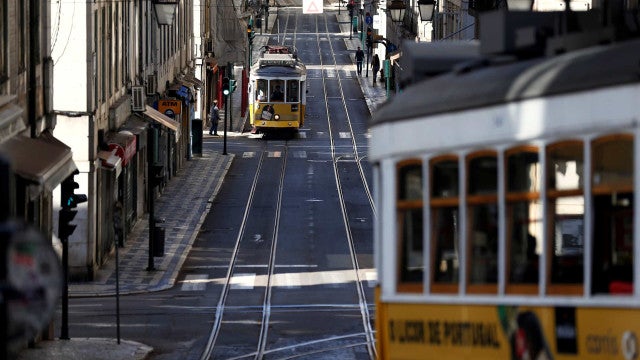 Disparada de preços na habitação força brasileiros a viverem em barracas em Portugal