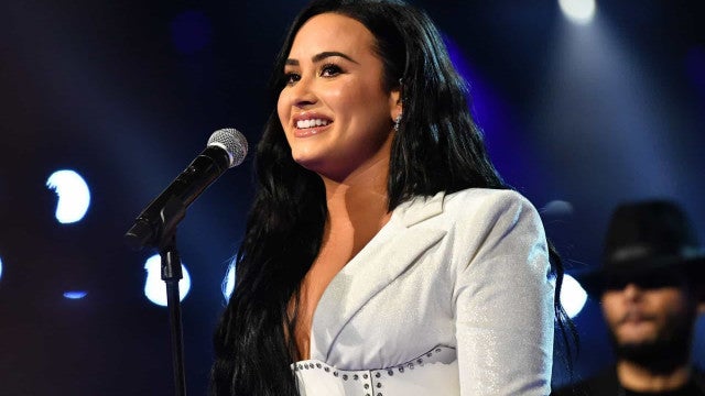 Demi Lovato canta com Luísa Sonza em show roqueiro no The Town
