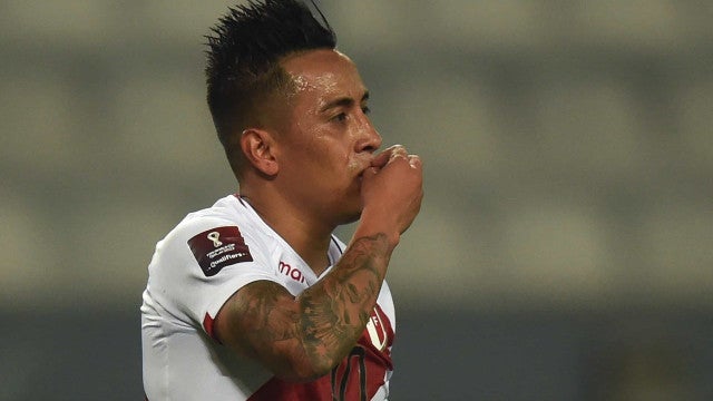 Cueva se perde na carreira após sair do Brasil e não engrena nem no Peru