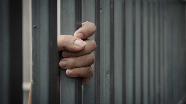 Mulher confessa ter causado incêndio que matou 6 dos seus filhos em 1992