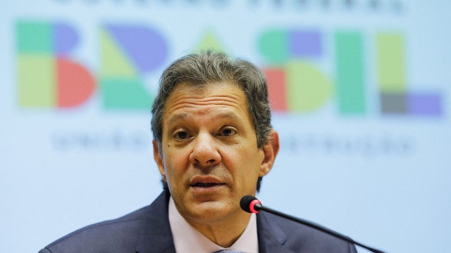 Desenrola endereça questão do rotativo do cartão de crédito, diz Haddad