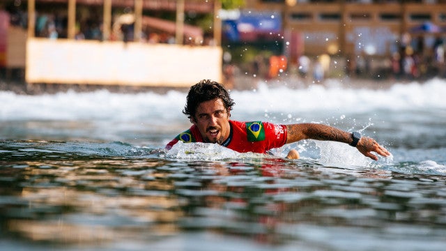 Filipinho vê sucesso do surfe brasileiro forjado na superação: ‘Para gente é mais difícil’