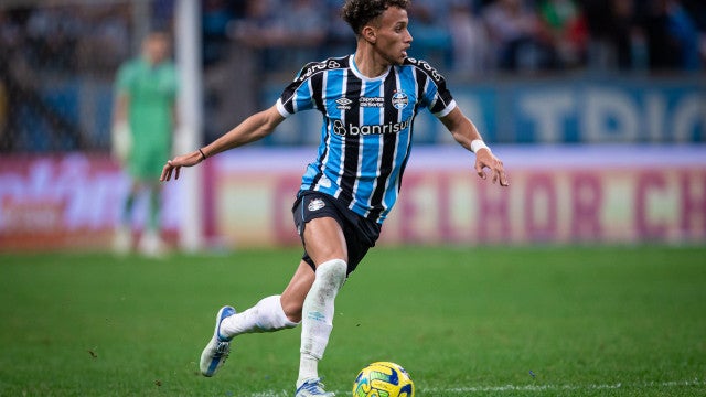 Grêmio recebe o Cuiabá para se manter no G-4 do Brasileirão