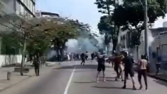 Briga entre torcedores de Botafogo e Flamengo tem 12 detidos no Rio
