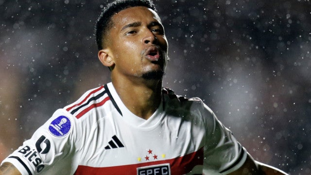 Marcos Paulo rompe ligamento do joelho e vai passar por cirurgia no São Paulo