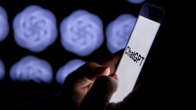 Alex teve dores por 3 anos até mãe usar ChatGPT. Diagnóstico foi certeiro