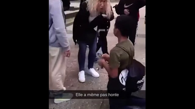 Mulher detida por humilhar e agredir jovem que bateu no filho