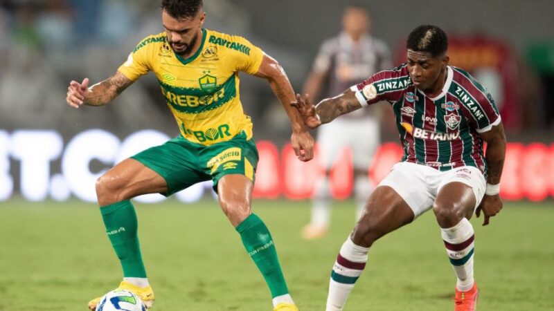 Cuiabá faz 3 a 0 no Fluminense e volta a vencer após 55 dias