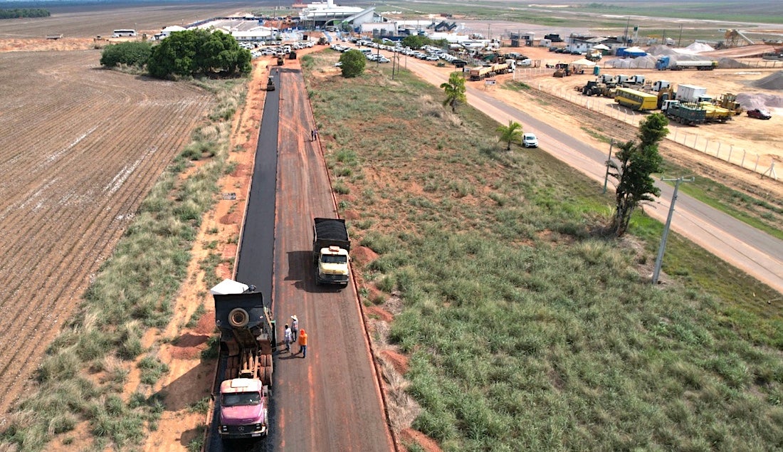 Sinop: começa ser feita capa asfáltica na duplicação em vias de acesso ao aeroporto