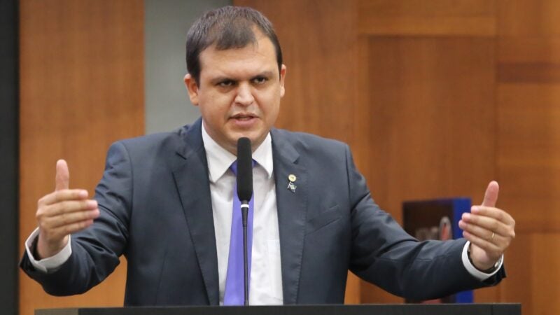 Thiago Silva cobra melhorias no fornecimento de energia elétrica à Energisa