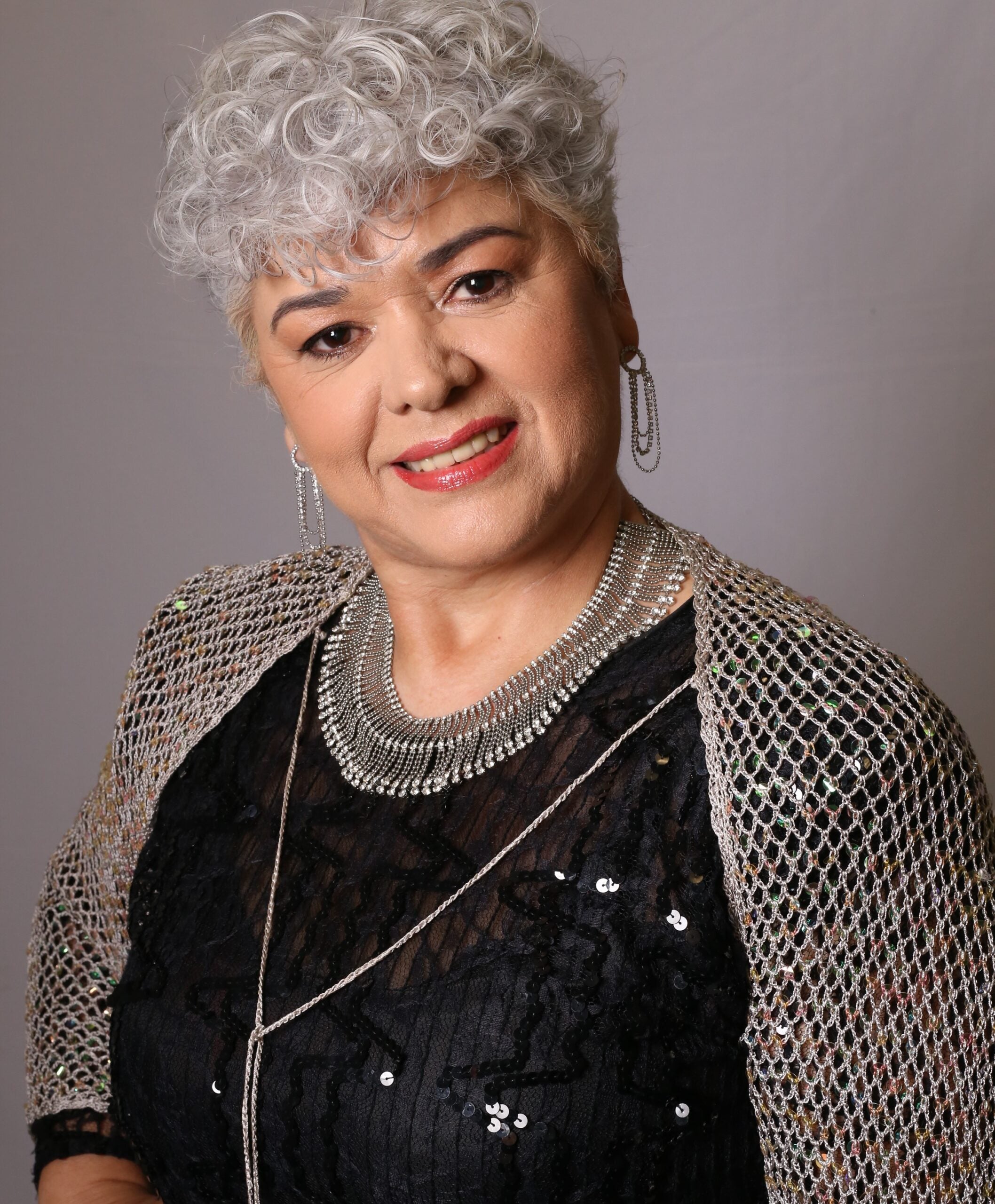 Que tal levantar as sobrancelhas durante o discurso?