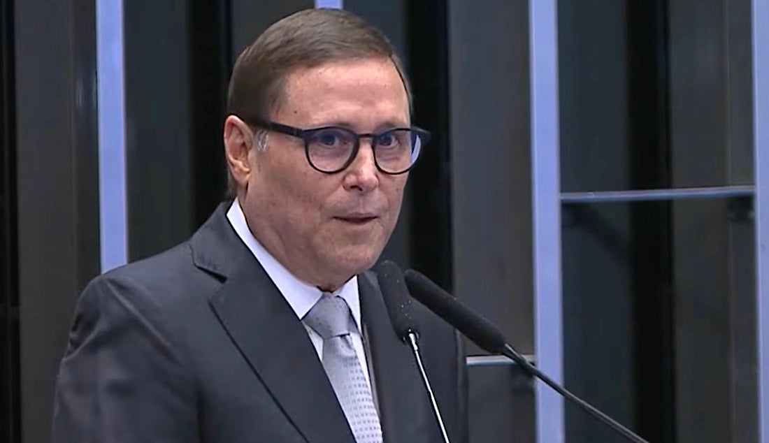 Mauro Carvalho deixa o Senado e avalia que seu projeto beneficiará 17 milhões de aposentados; presidente elogia