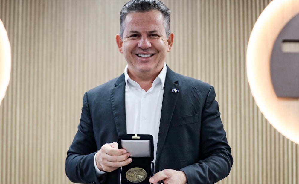 Governador, prefeitos de Sinop, Guarantã recebem premiação do Tribunal de Contas do Estado