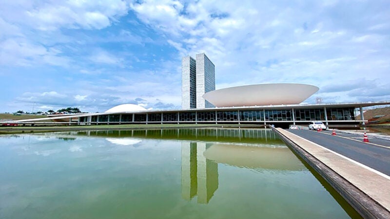 Senado adia votação e minirreforma não valerá para eleições de 2024