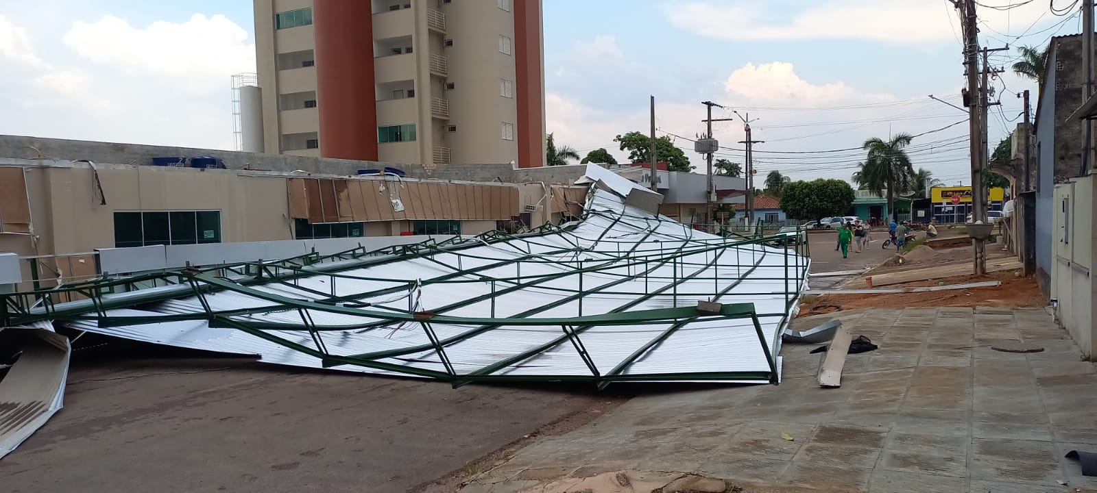 Chuva com forte vento causa prejuízo em Guarantã do Norte