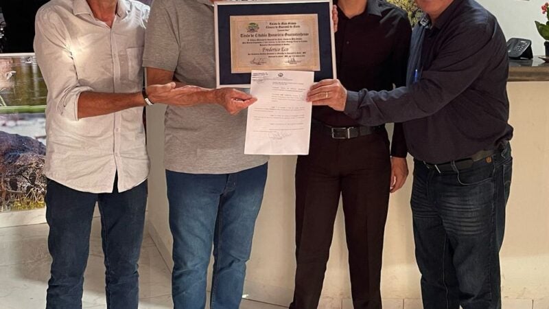 Título de Cidadão Honorário Guarantanhense é concedido a Frederico Eco em reconhecimento a sua dedicada contribuição para o município