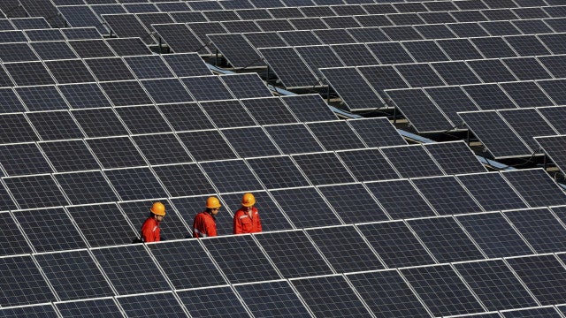Painel solar da China sai mais barato que modelo da mesma empresa feito em SP