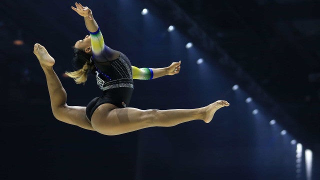 Rebeca aproveita queda de Biles e é bicampeã mundial do salto