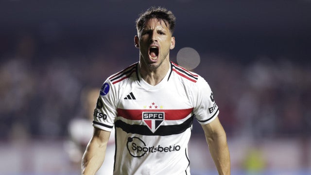 Calleri é submetido a cirurgia no tornozelo em Buenos Aires e só volta aos campos em 2024