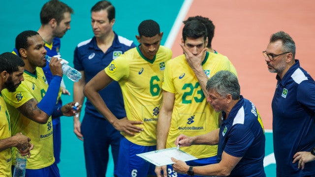 Darlan muda o jogo, Brasil vira e vence República Tcheca no vôlei masculino