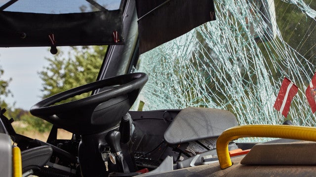 Nove pessoas morrem em acidente com ônibus de excursão religiosa em SP