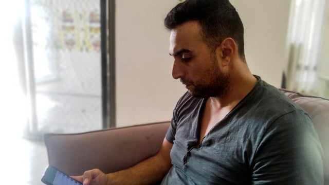 Pai em desespero após esposa e filhas serem raptadas pelo Hamas