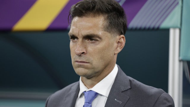 Diego Alonso é anunciado como novo técnico do Sevilla para o restante da temporada