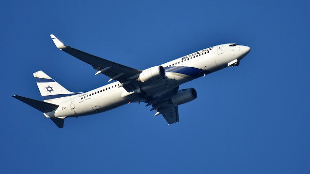 Anônimo compra 250 bilhetes de avião para reservistas voltarem a Israel