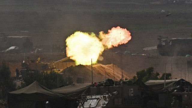 ‘Não sabemos quanto tempo vamos ficar aqui’, diz menino brasileiro em Gaza