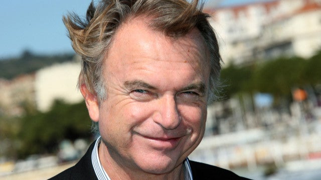 Sam Neill esclarece ‘confusão’ em notícias de seu tratamento de câncer