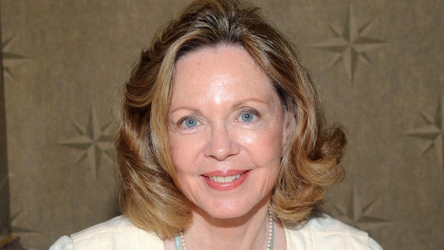 Atriz Lara Parker morre aos 84 anos