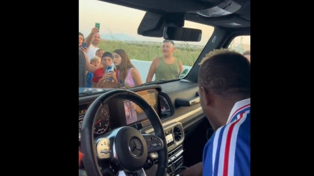 Osimhen perde a paciência e discute com torcedores do Napoli