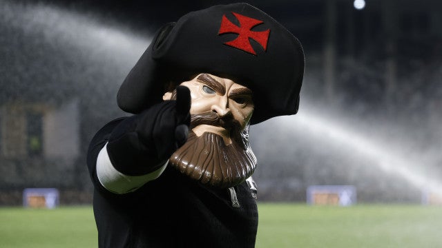 Vasco enfrenta o Internacional para manter sequência positiva em São Januário