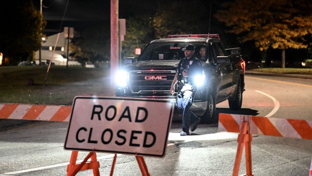 Centenas de policiais procuram atirador que matou ao menos 22 nos EUA