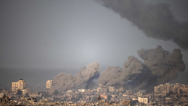 Exército israelense mantém combates apesar das negociação para trégua