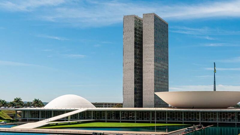 Congresso aprova R$ 15 bi para compensar perda de estados e municípios