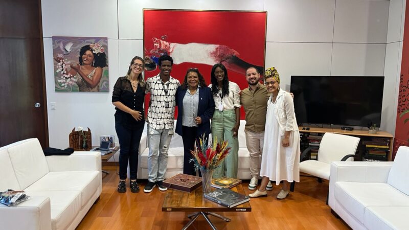 *AfroReggae Apresenta Inovações em Reunião com a Ministra da Cultura*