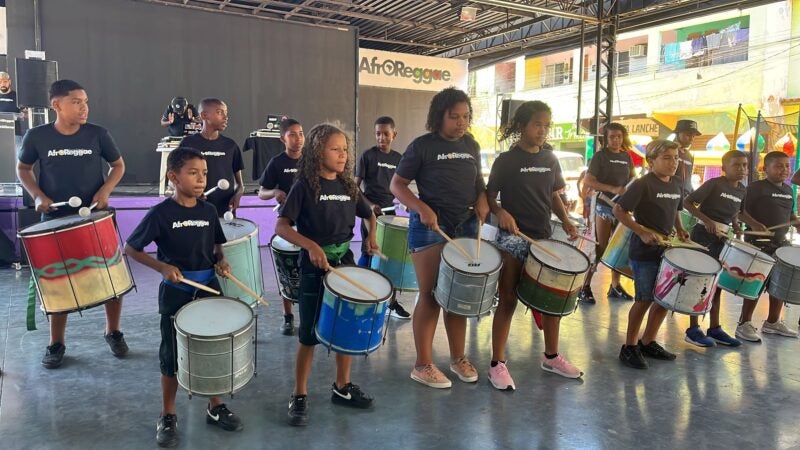 Vigário Geral ferveu para o lançamento da parceria entre AfroReggae e Globo