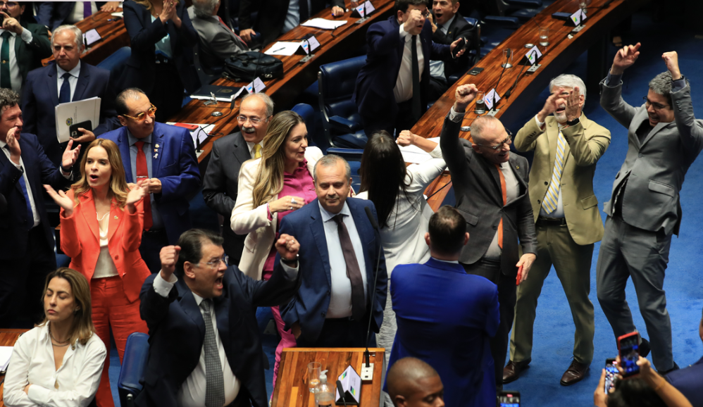 Senado aprova reforma tributária em primeiro turno; Jayme e Margareth favoráveis e Wellington contrário