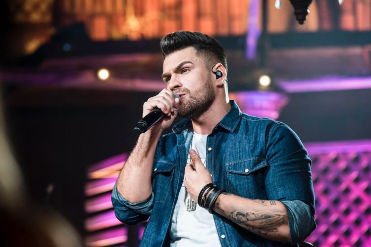 Sertanejo Luan Vittor anuncia hit “Bebe me Liga” e retorna aos palcos em show no CTN, em São Paulo