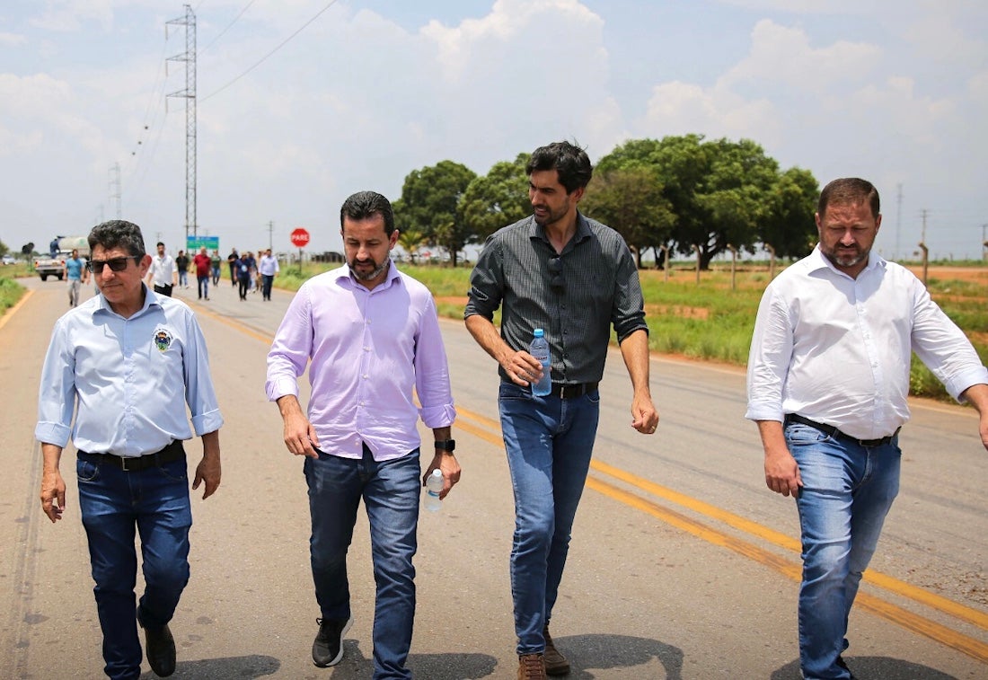 Prefeito de Nova Mutum vistoria obra de “rota do desenvolvimento” entre rodovias estaduais