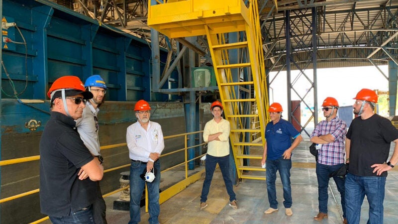 Produtores mato-grossenses visitam portos do Arco Norte e temem concessão de navegação fluvial